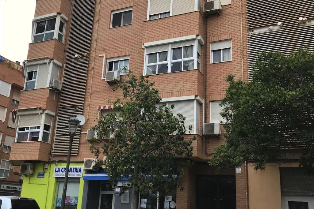 Apartamento Comodo Y Espacioso Con Parking Valencia Kültér fotó