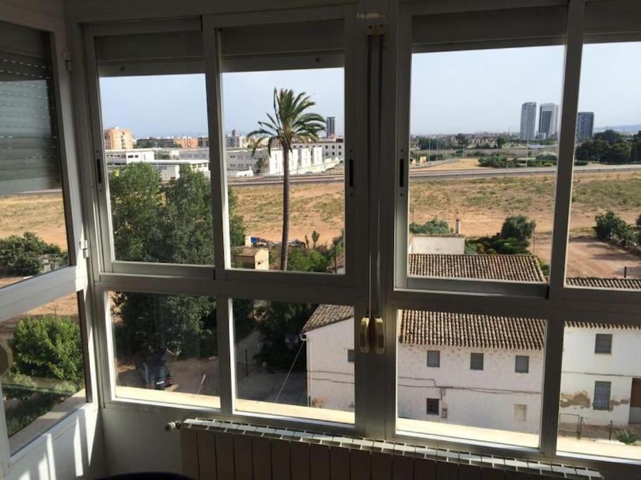 Apartamento Comodo Y Espacioso Con Parking Valencia Kültér fotó